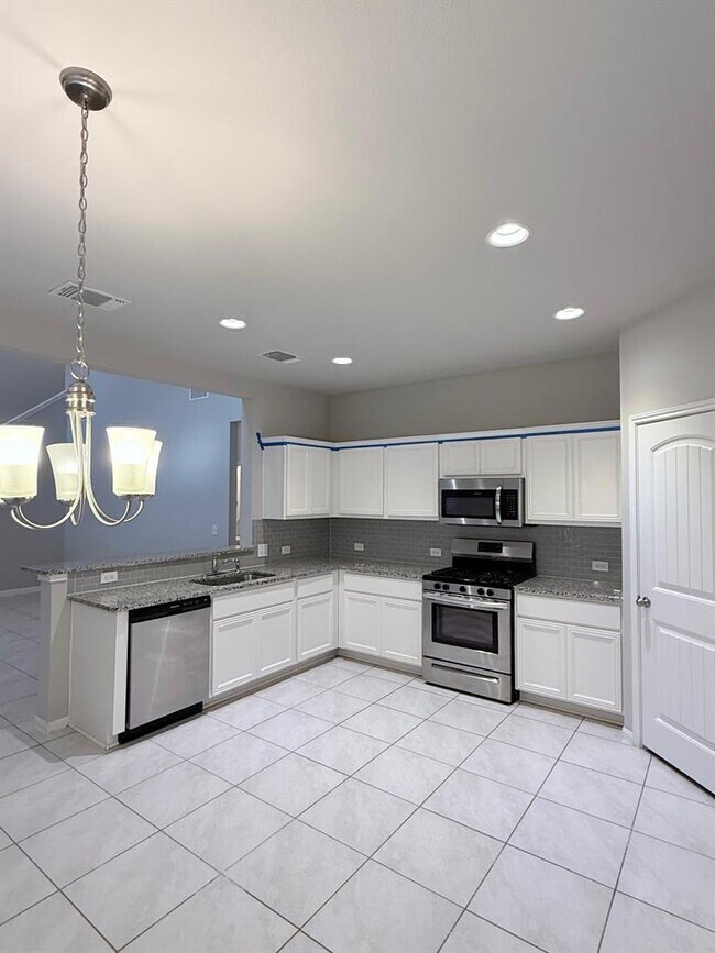 Building Photo - 13813 Geelong Dr