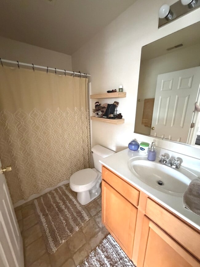 Building Photo - 2554 Evergreen Cir