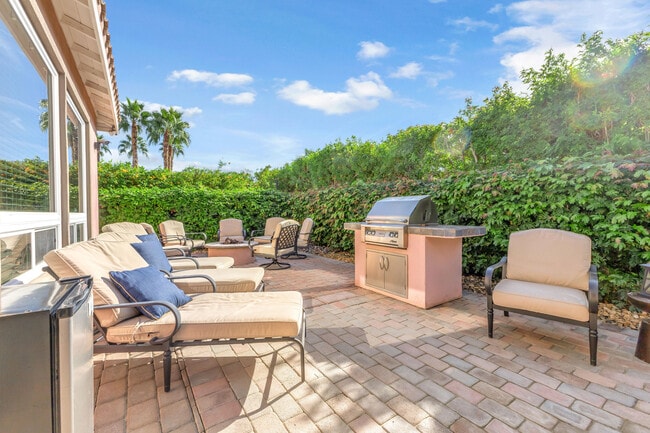 Building Photo - 81715 Charismatic Way