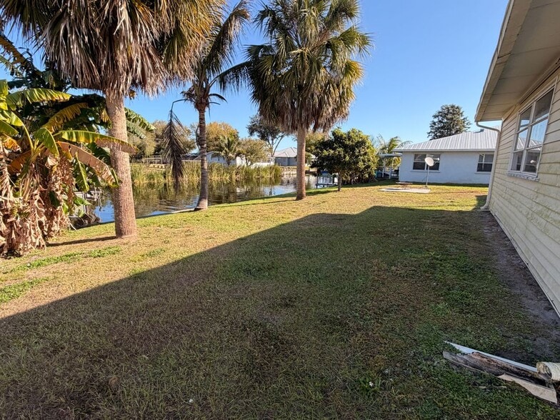 Building Photo - 2313 SE 30th St