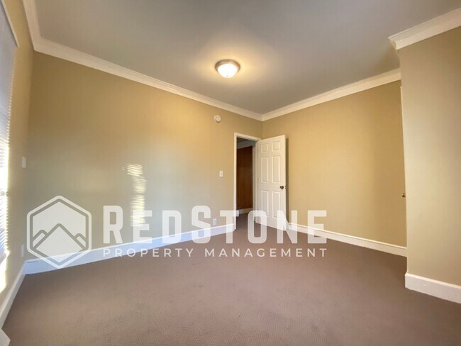 Building Photo - 416 Cleveland Ct