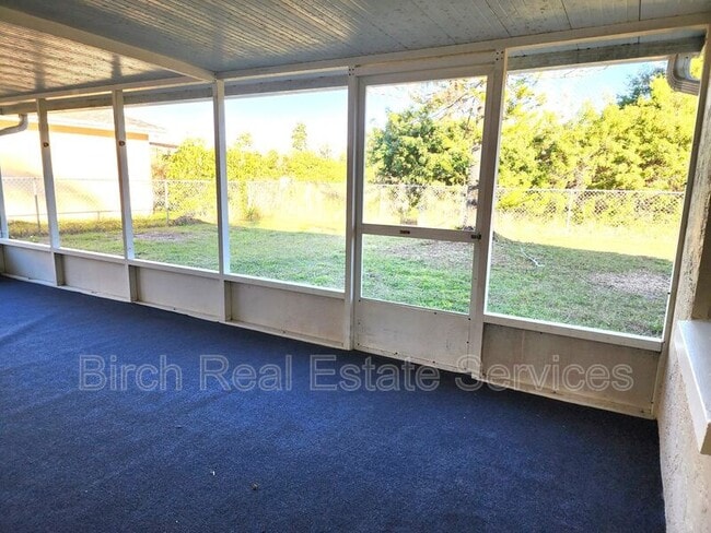 Building Photo - 1708 Springdale Dr