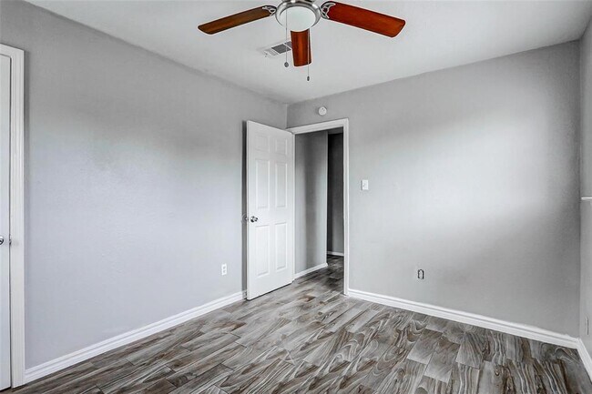 Building Photo - 4969 E Ridge Creek Dr