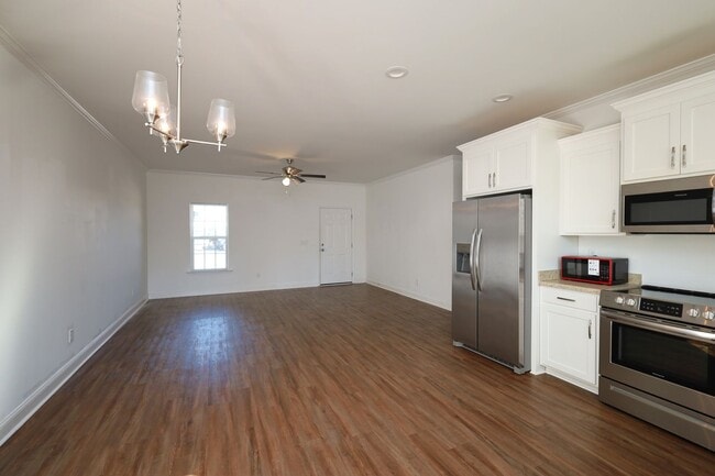 Building Photo - 2308 Mimosa Dr