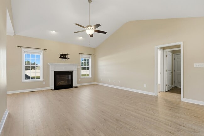 Building Photo - 100 Amandas Way