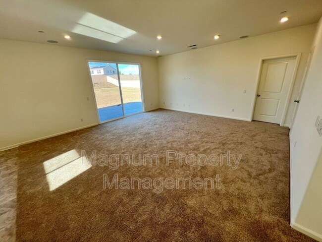 Building Photo - 31310 Reserve Dr