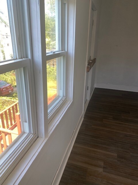 Building Photo - 7940 S Kingston Ave