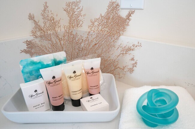 Building Photo - Beautiful Fully Furnished, 3 Bed/3 Bath Makali'i at Wailea Townhome with Infinity Pool