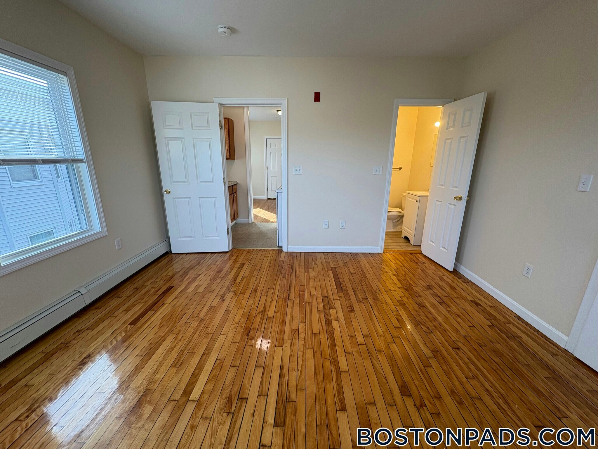 Building Photo - 4 Kingsley Terrace