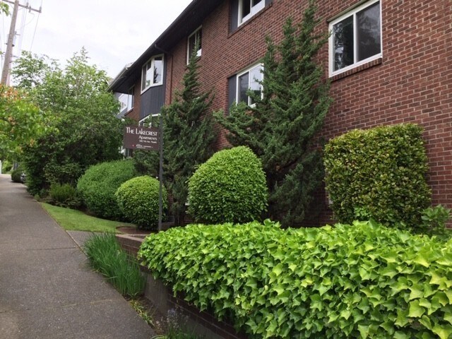 Building Photo - Lakecrest