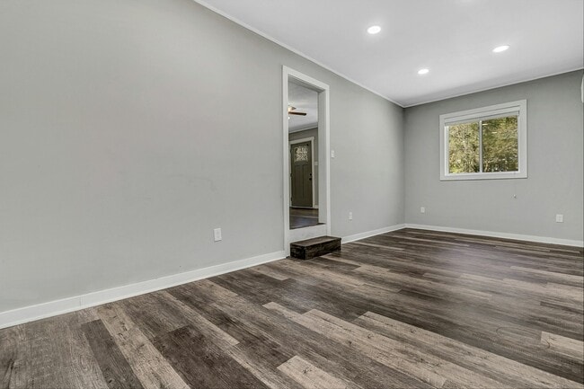 Building Photo - 321 Melody Cir