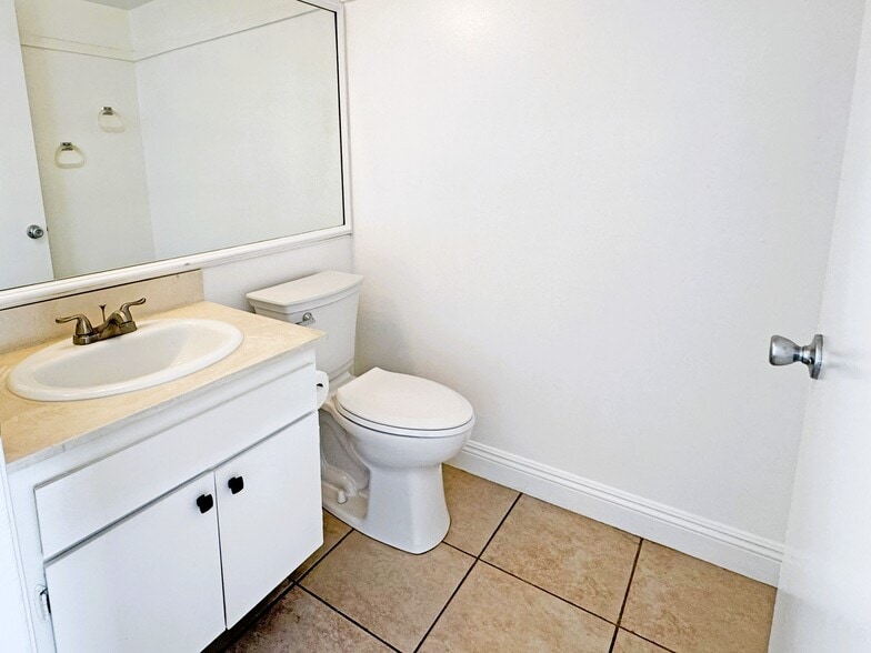 Building Photo - 13 Sage