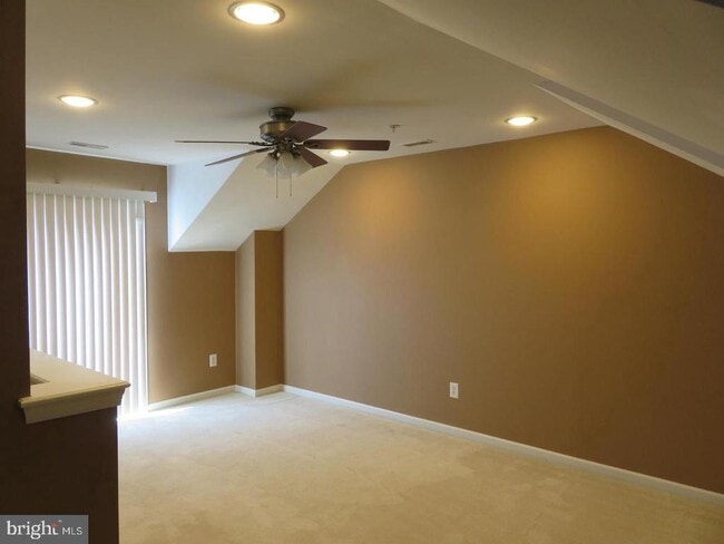 Building Photo - 35770 S Gloucester Cir