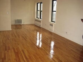 Building Photo - 35-20 Leverich St