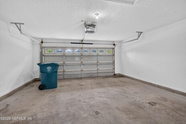 Building Photo - 11669 Collins Creek Dr