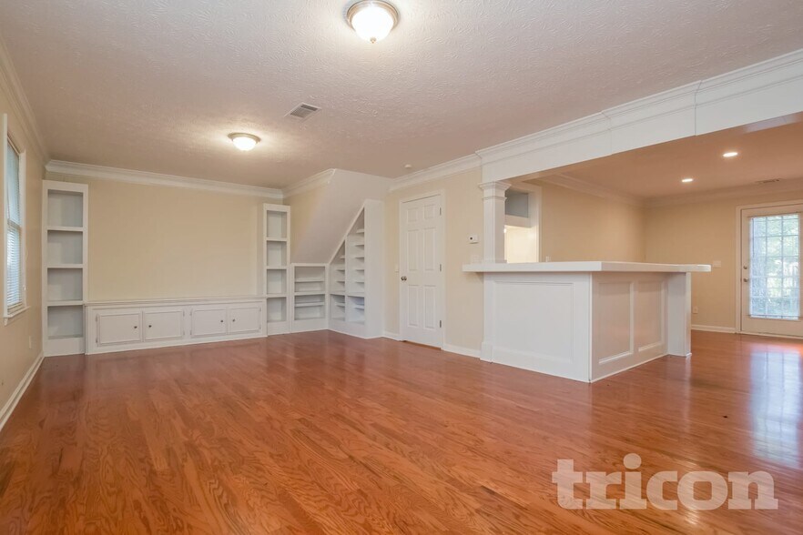 Building Photo - 828 Georgetown Dr