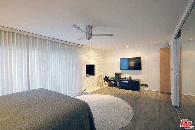 Building Photo - 6767 Whitley Terrace