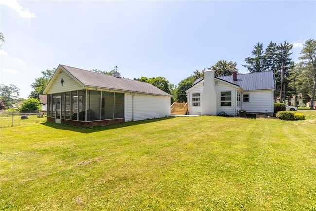 Building Photo - 578 Victory Hwy