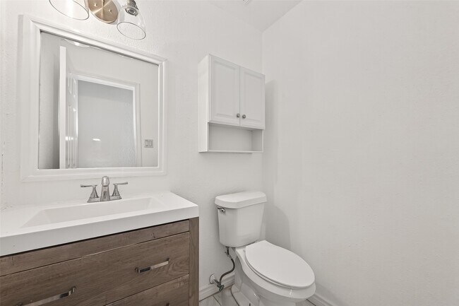 Building Photo - 2627 Double Lake Dr