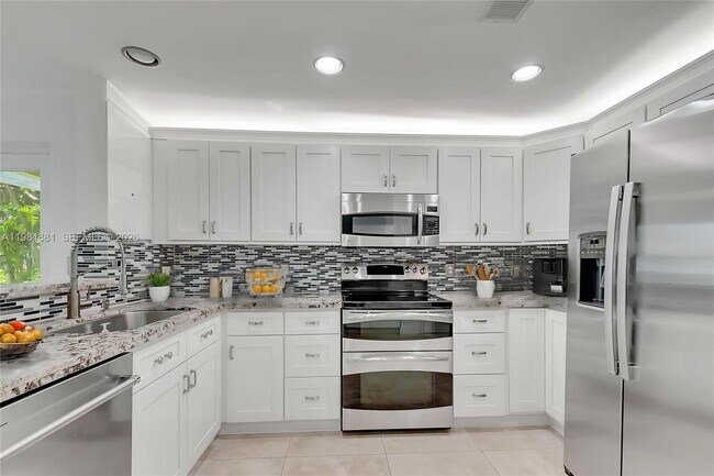 Building Photo - 19960 NW 3rd St