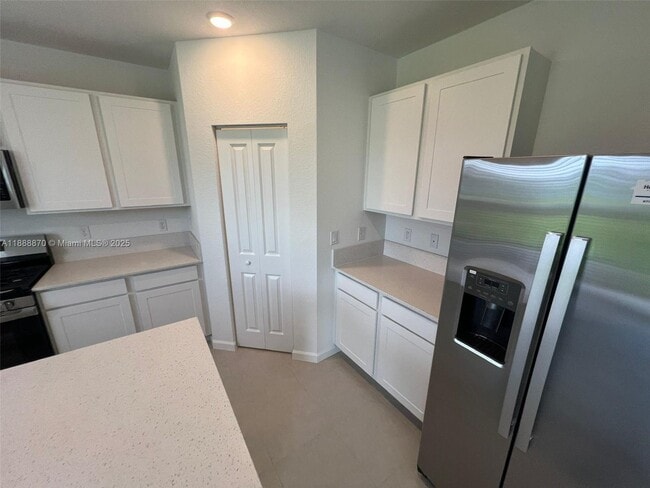 Building Photo - 6315 Windwood Wy