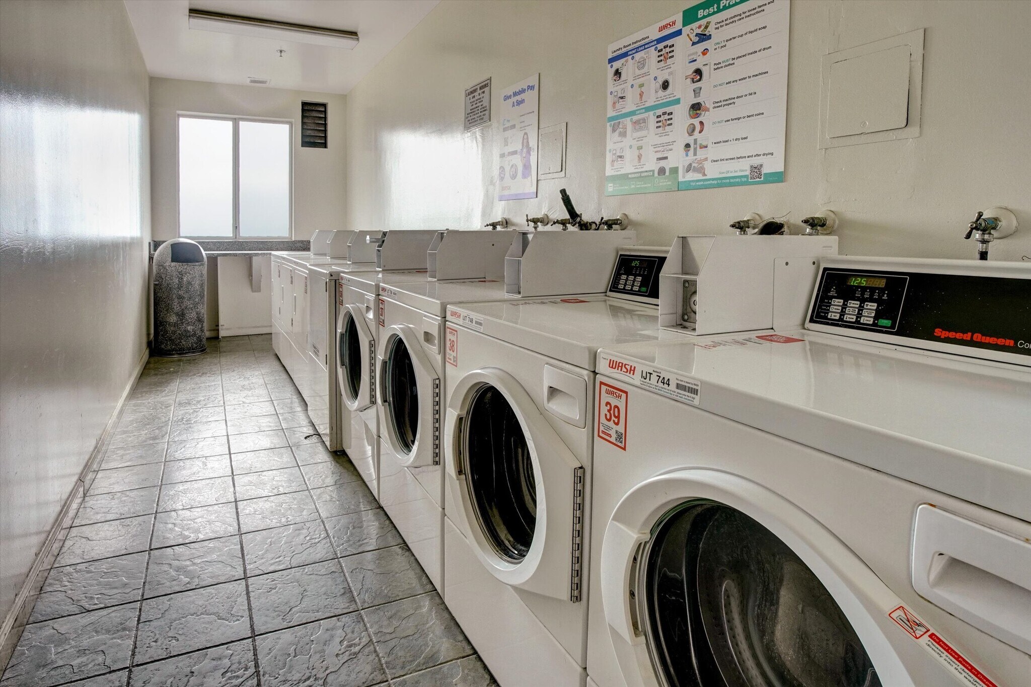 Building Photo - 10601 Wilshire Blvd