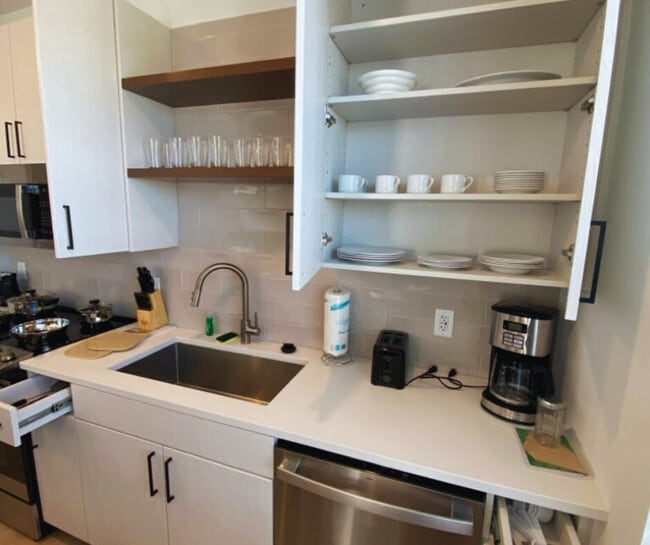 Building Photo - 1202 Marquis Pkwy