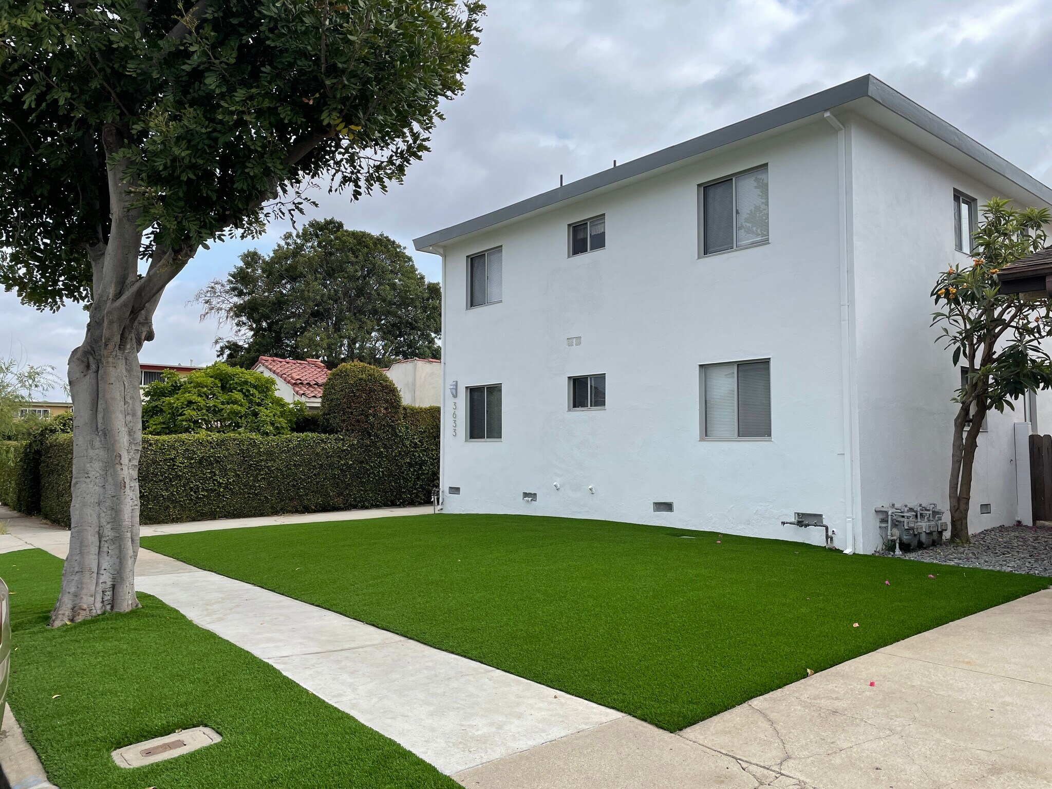 Building Photo - 3633 Kelton Ave