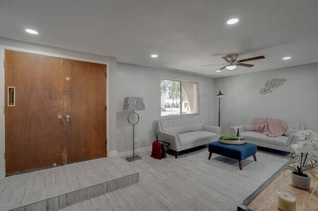 Building Photo - 4678 N 19th Ave