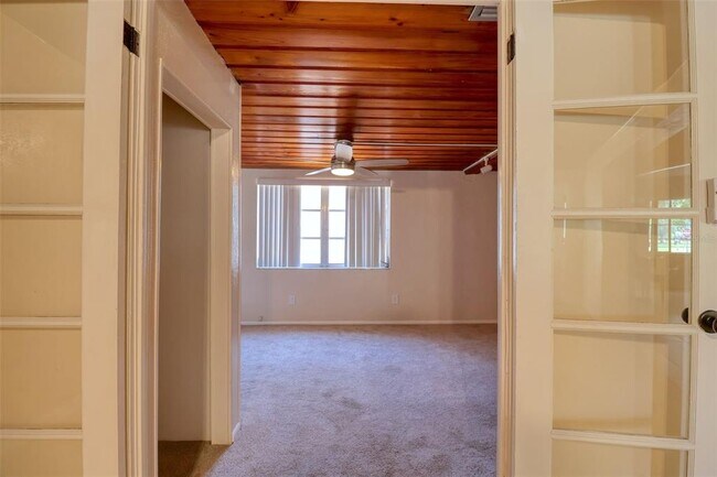 Building Photo - 4845-4825 25th Ave N