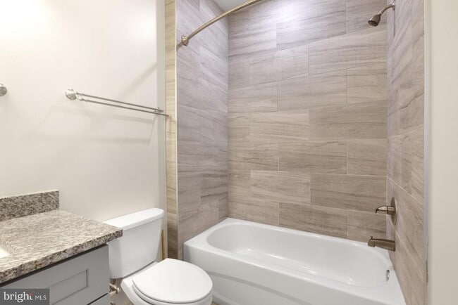 Building Photo - 2411 Kensington Ave