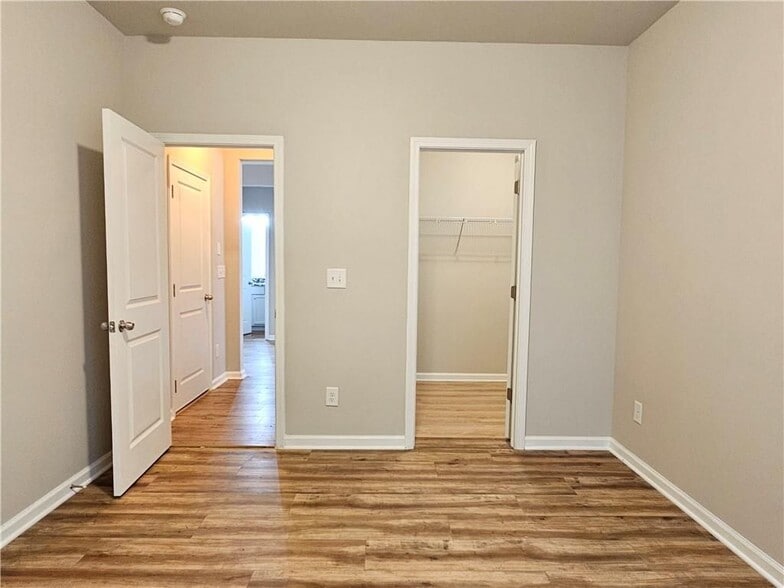 Building Photo - 5414 Town Square Way