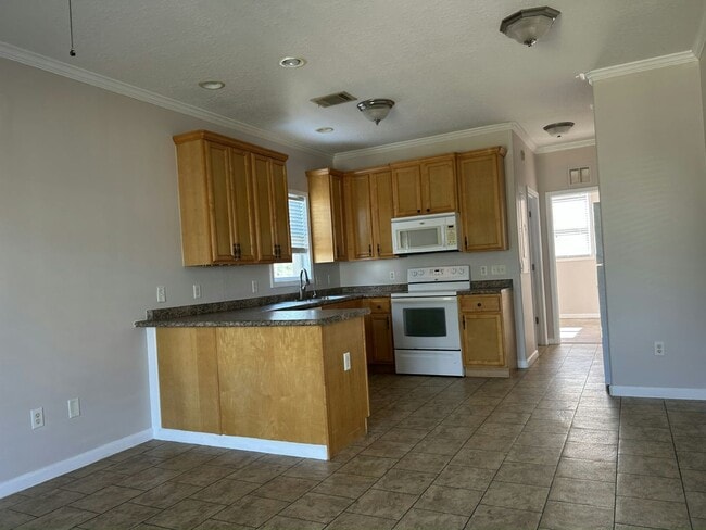 Building Photo - 6745 Hudson Ave