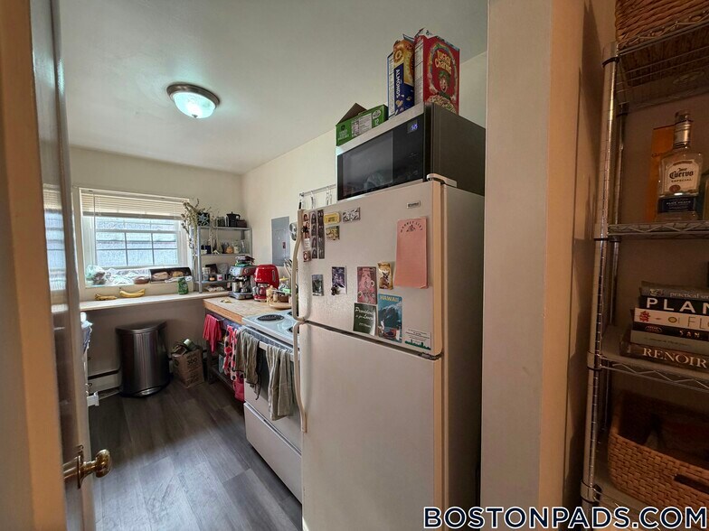 Building Photo - 8 Brattle Dr
