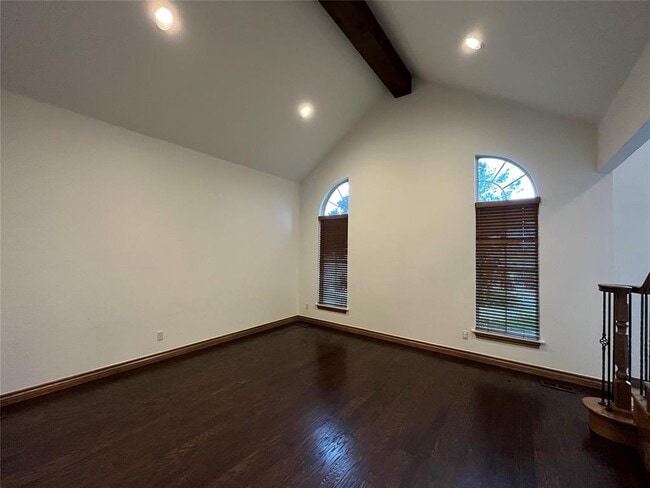 Building Photo - 6725 NE 113th St