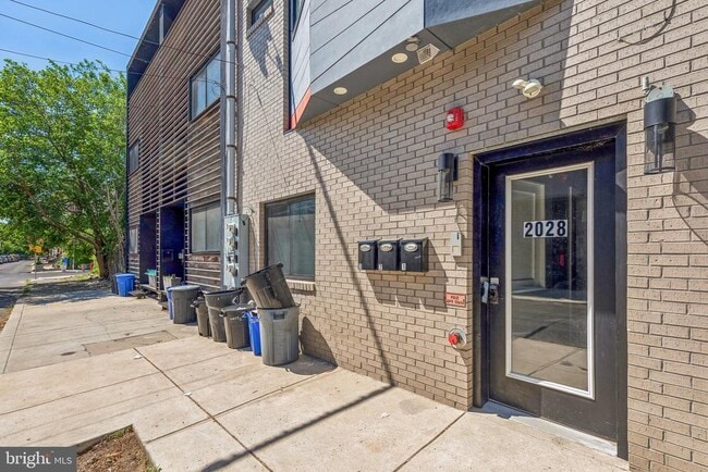 Building Photo - 2028 E Fletcher St