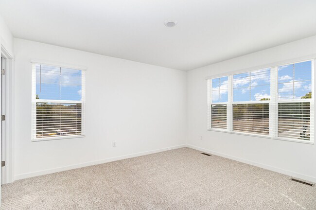 Building Photo - 2171 Yellowstone Blvd