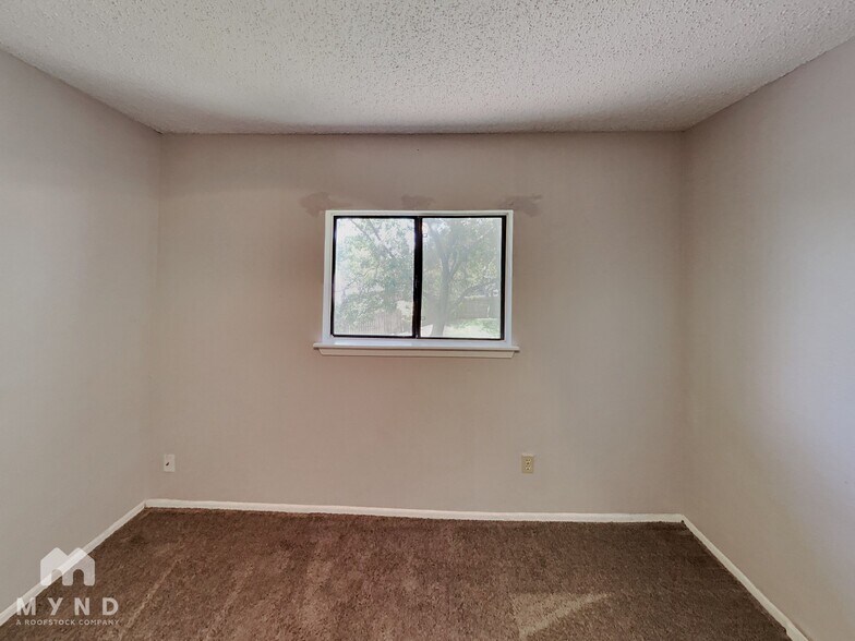 Building Photo - 4714 Crested Rock Dr