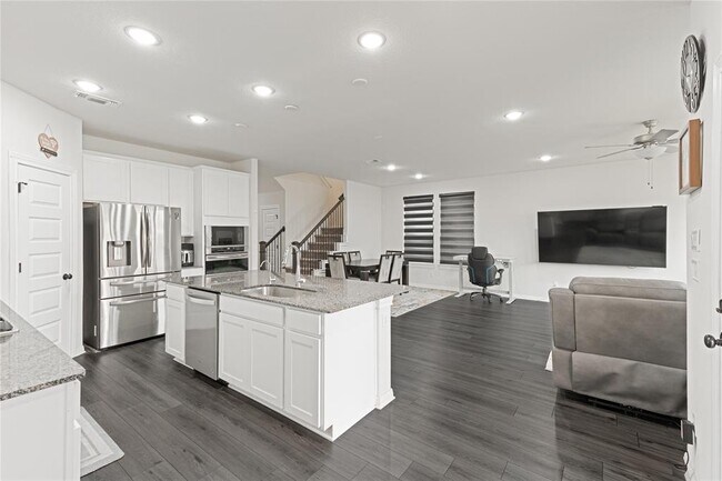 Building Photo - 224 Bella Luna Way
