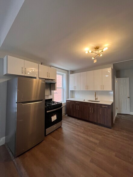 934 Pavonia Ave 4 - 937 Pavonia Ave