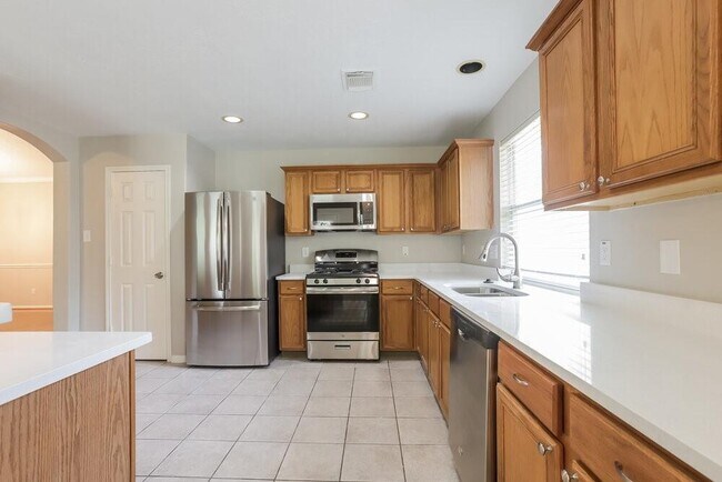 Building Photo - 30 Shimmer Pond Pl