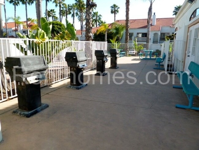 Building Photo - 9362 Twin Trails Dr