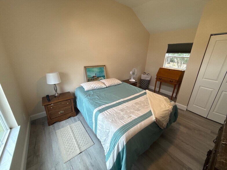 Building Photo - 6230 W Glen Robbin Ct