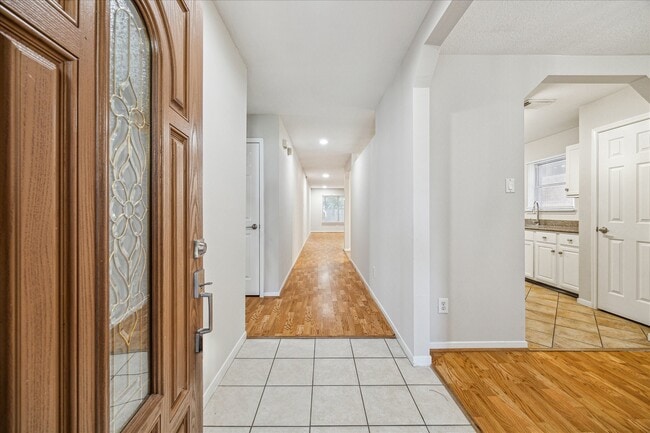 Building Photo - 21907 Willow Downs Dr