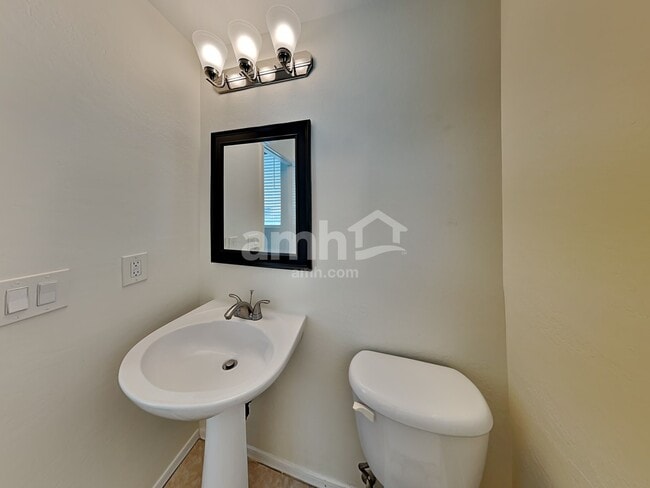 Building Photo - 3005 W Ferruccio Pl