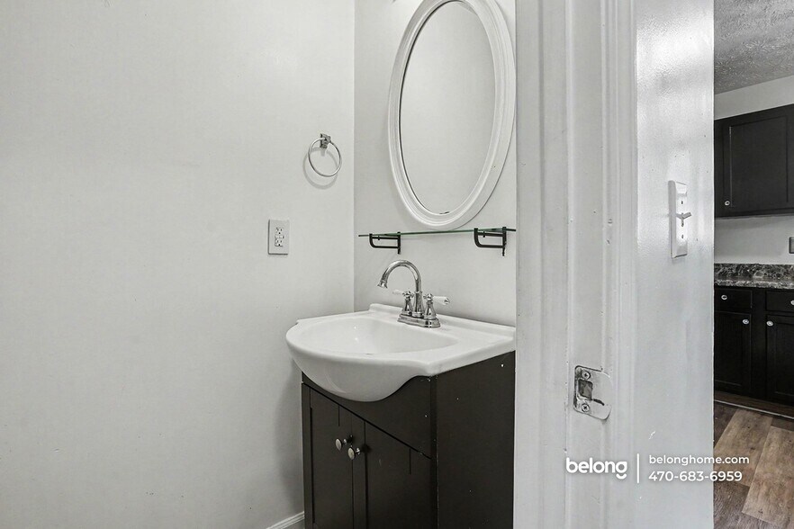 Building Photo - 5599 Windfall Ln