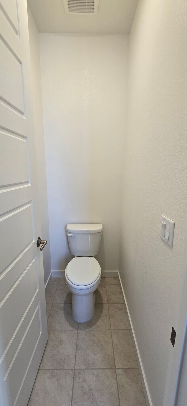 Building Photo - Welcome to your dream home in Lathrop! Thi...