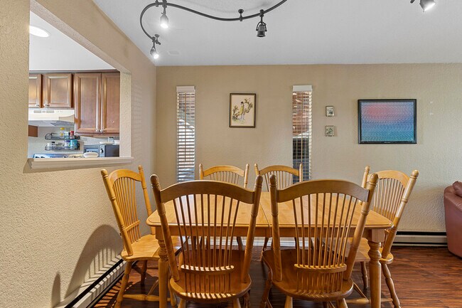 Building Photo - 1414 NE 151st St