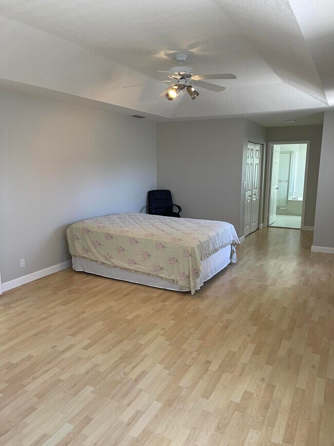 Building Photo - 20886 Avenel Run