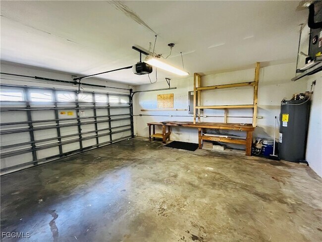 Building Photo - 3325 SW 15th Ave